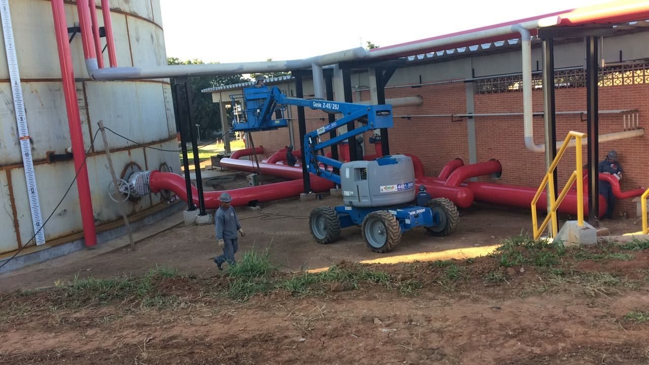 Montagem eletromecânica em parque de tanques